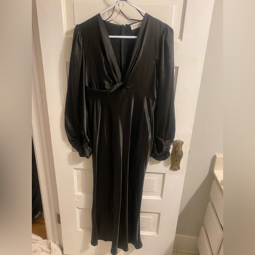 Stunning Petal and Pup 3/4 Bubble Sleeves Satin/Poly  Dress